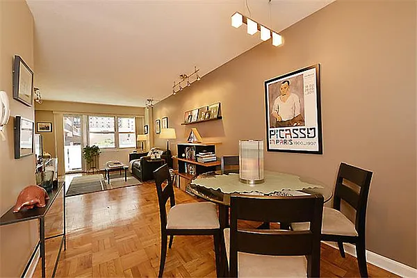 Sold by Maxwell Jacobs | media 3