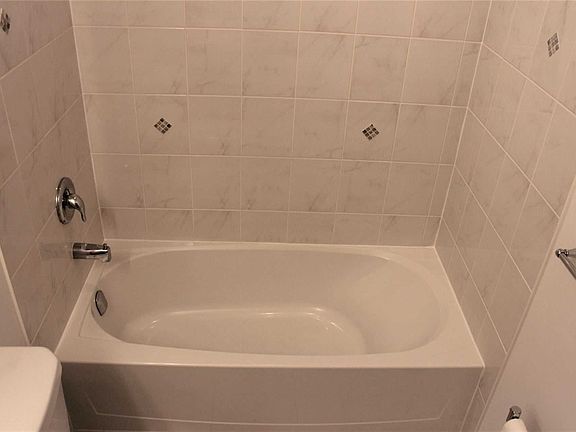 3rd image of 40 Ferndale Dr S #207