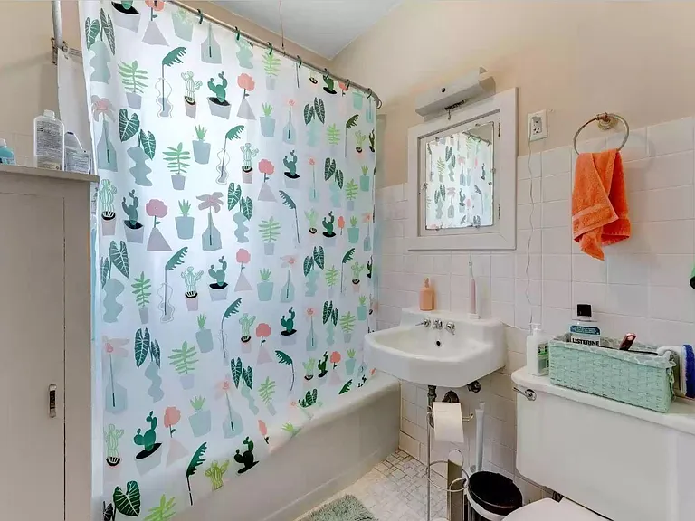 1227 Monroe St NE — Photo 5