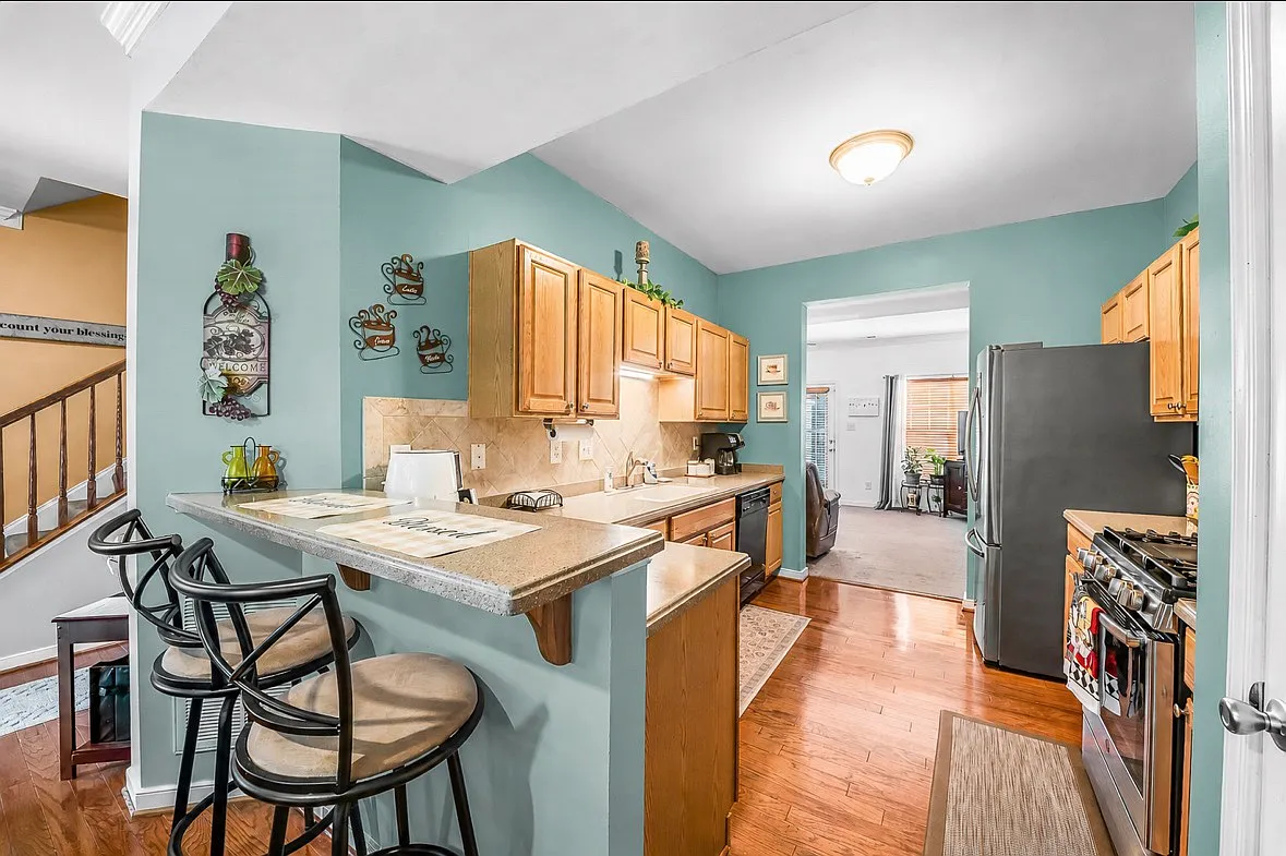 3 bed, 2.5 bath, 1584 sqft, $2,450 — Photo 1