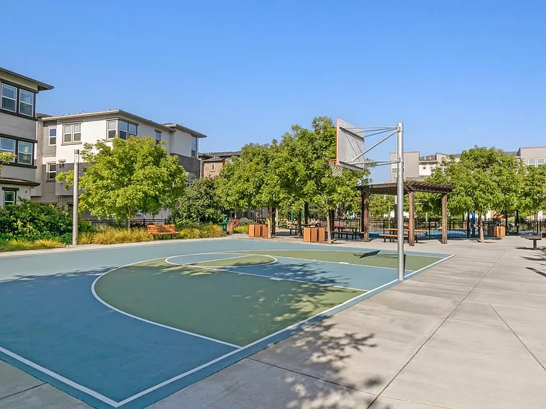 880 E Duane Ave #2 — Photo 24