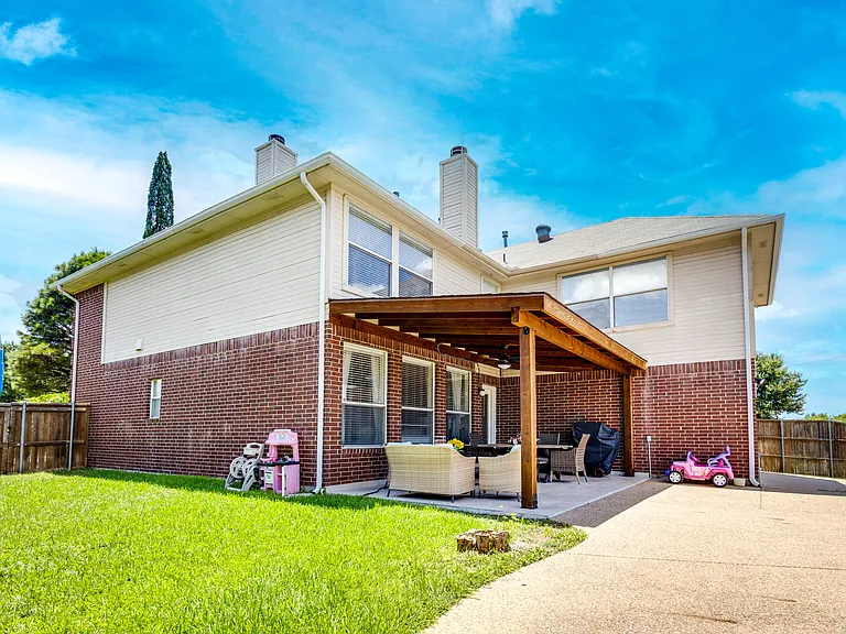2401 Brycewood Ln — Photo 37