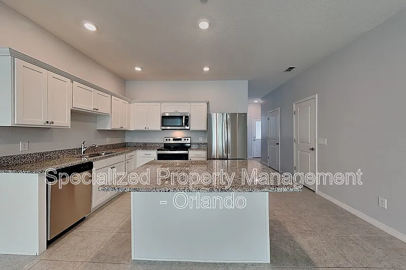 3 bed, 2.5 bath, 1582 sqft, $2,250 — Photo 3
