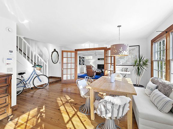 3rd image of 17 Marjorie Ln