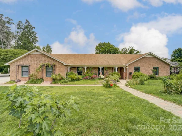 103 Juanita Dr, Pineville, NC 28134