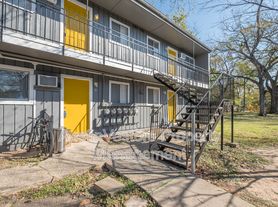 901 Springdale Rd