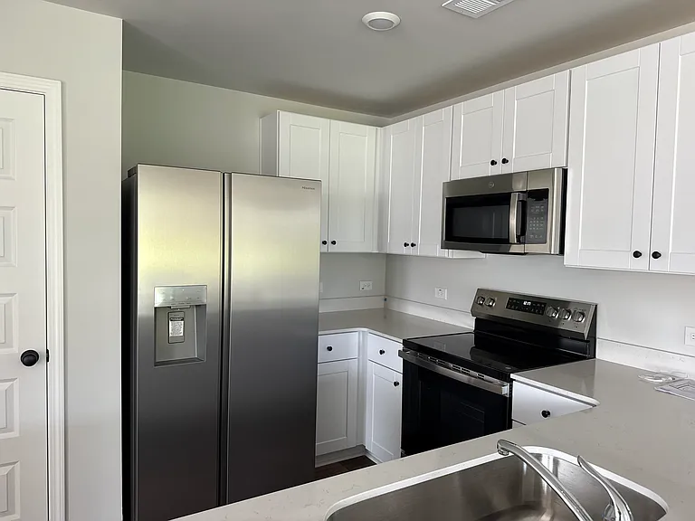 6409 Swainson St SW — Photo 10