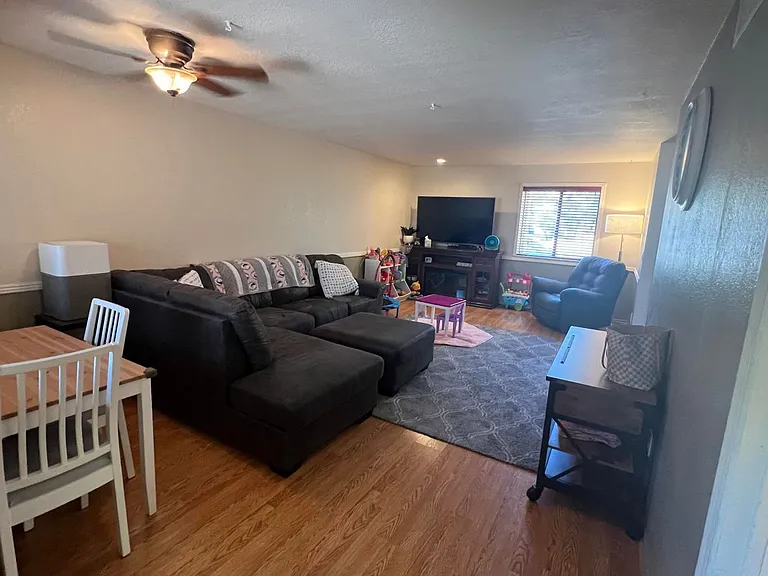 602 N Easy St #C — Photo 9