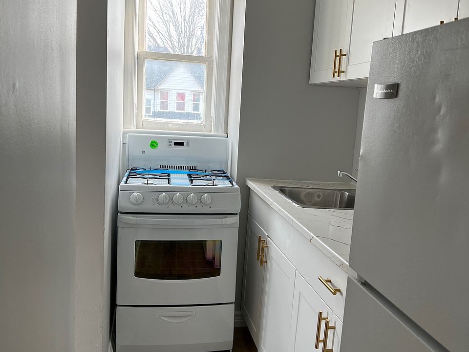1st image of 533 Church St #8
