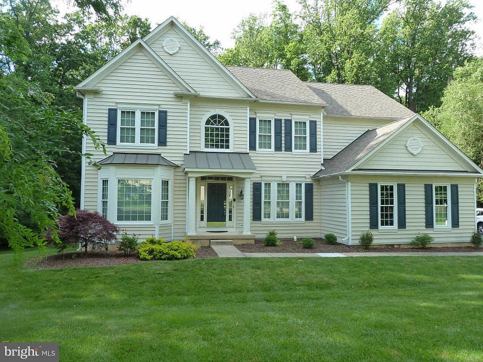 1st image of 18 John Beal Dr