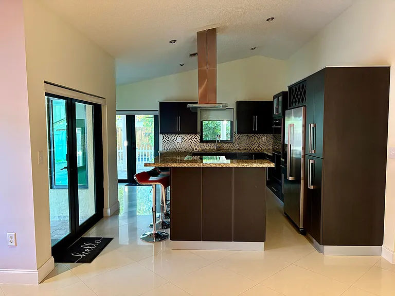 14776 SW 138th Ter — Photo 2