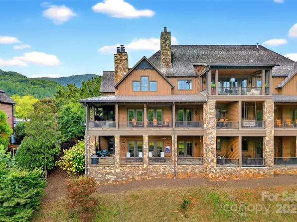 305 Clubhouse Ln #B102, Mill Spring, NC 28756