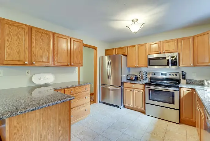 4 bed, 2368 sqft, $3,000 — Photo 4