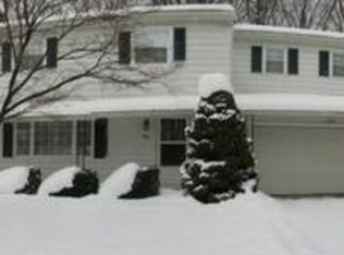 883 Hartford Dr, Elyria, OH 44035