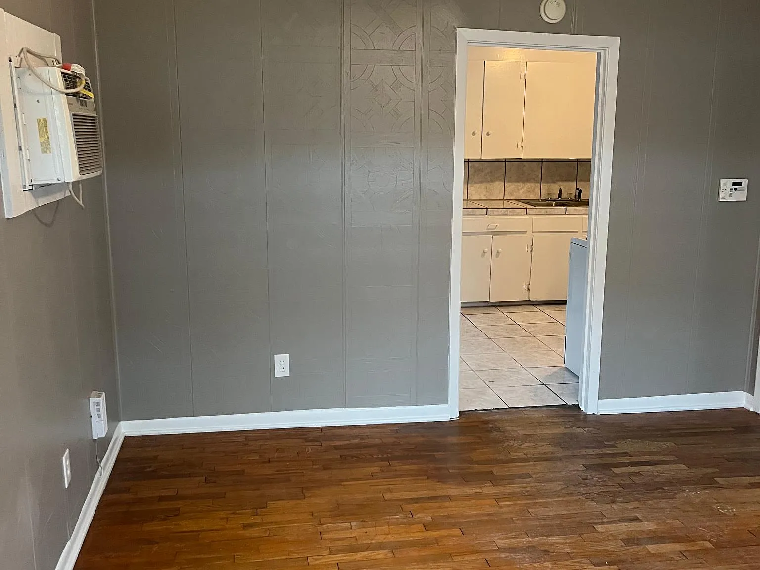 3 bed, 1088 sqft, $995 — Photo 2