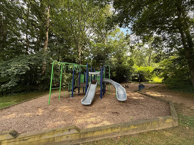 6800 Dina Leigh Ct — Photo 17