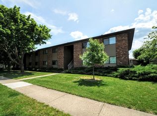 401 Concord Ave APT C, South Elgin, IL 60177