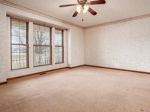 5th image of 476 Wildflower Dr