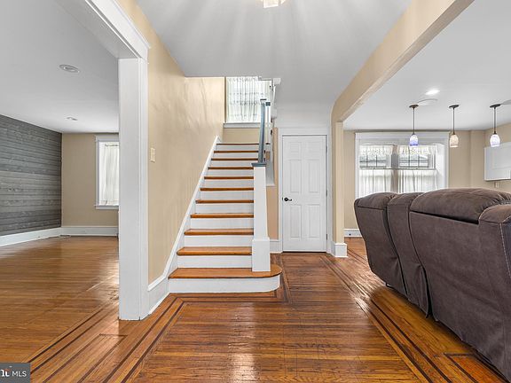 3rd image of 517 Shadeland Ave