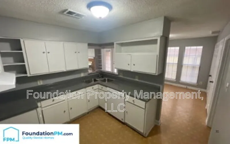 3 bed, 2.0 bath, 1847 sqft, $1,650 — Photo 3