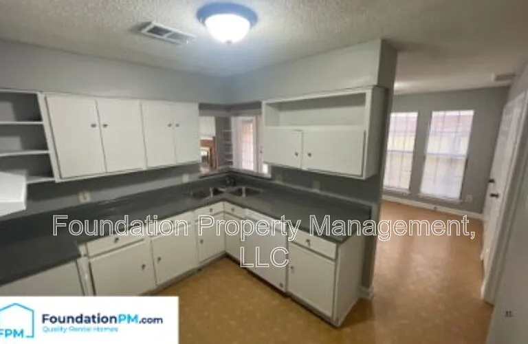 8265 Cedar Chest Dr — Photo 3