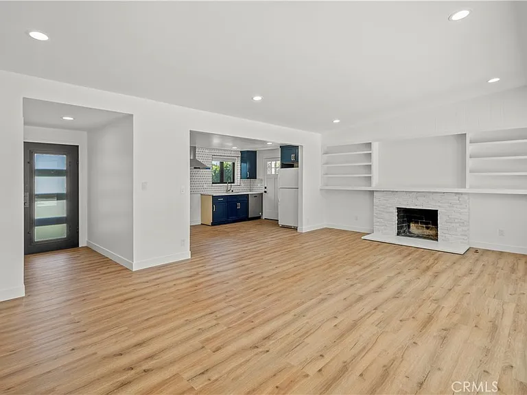 9519 La Reina Ave — Photo 8
