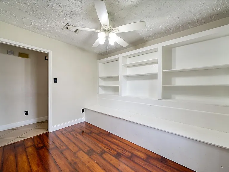 1323 Oakengates Dr — Photo 24