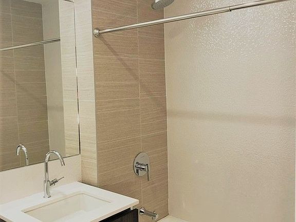 4th image of 15 Park Row APT 25A