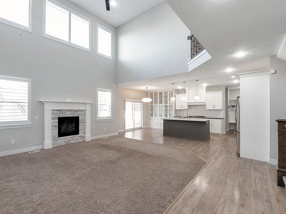 4th image of 1307 W Blue Quill Dr