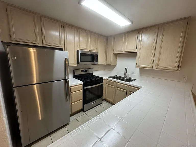 4933 Voltaire St #2 — Photo 4