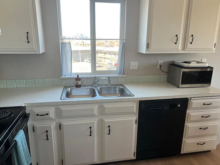 416 4th St #3 — Photo 6