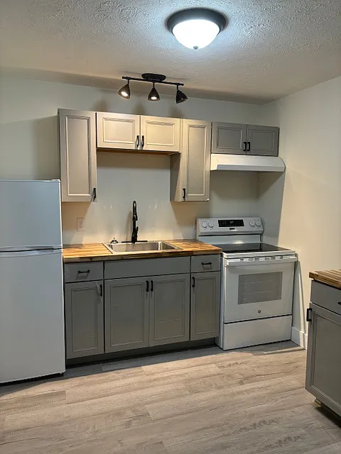 Building Photo - 452 N Buckeye St #3