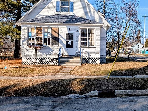 2nd image of 229 E 2nd St