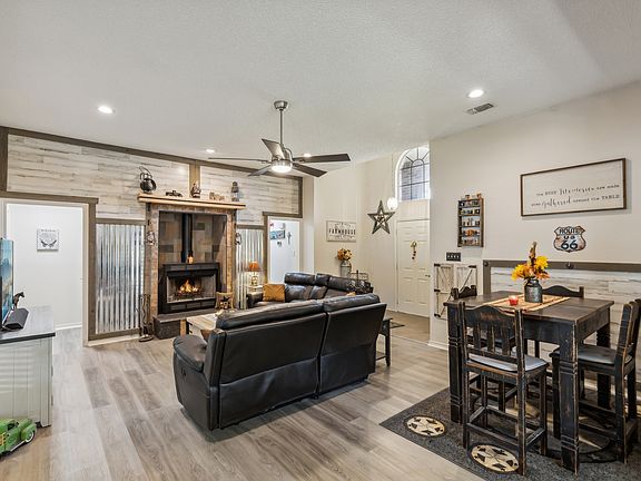 5th image of 613 Reeves Ln