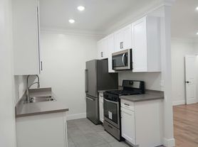 220 E. Valencia Ave., 4