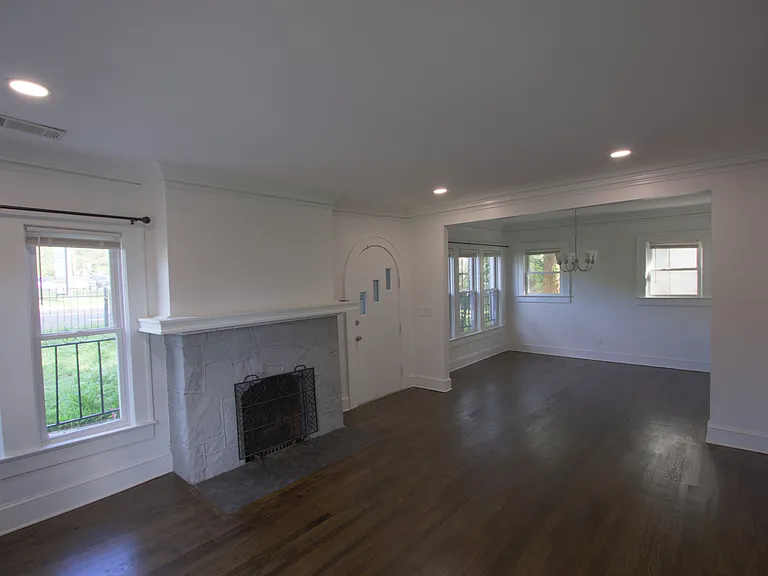 672 Cascade Ave SW — Photo 3