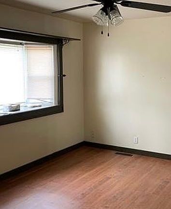 4th image of 129 Merry Ln