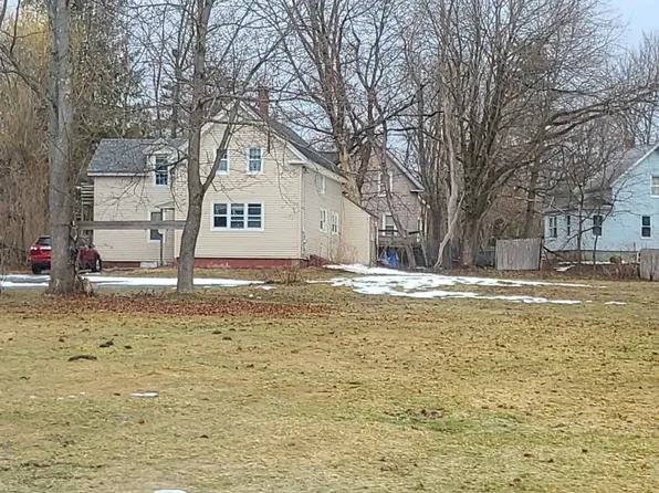 88 Spruce St, Winchendon, MA 01475