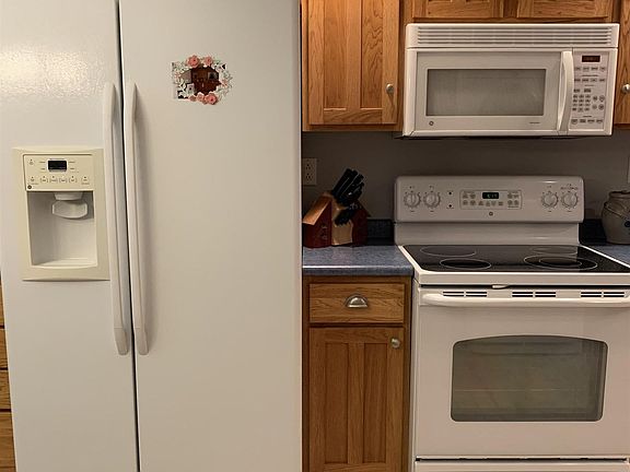 3rd image of 1205 E Ave E