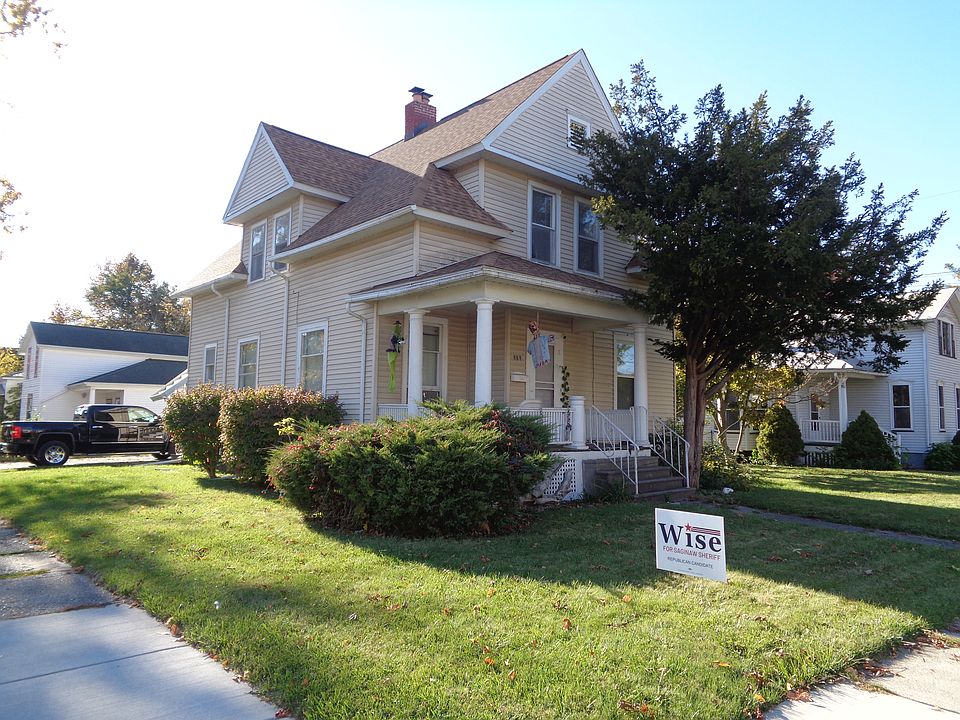 1st image of 903 Mackinaw St