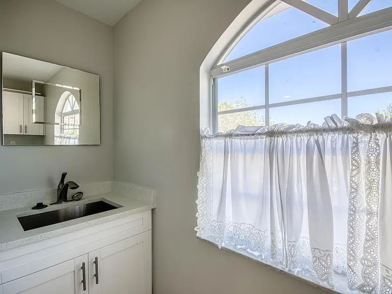 208 Legendary Cir — Photo 17