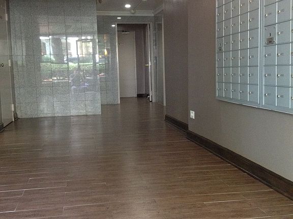 2nd image of 6030 N Kenmore Ave APT 408