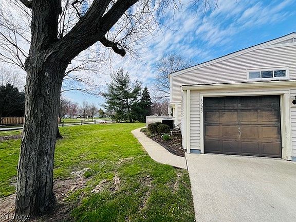 2nd image of 3223 Bay Landing Dr #28