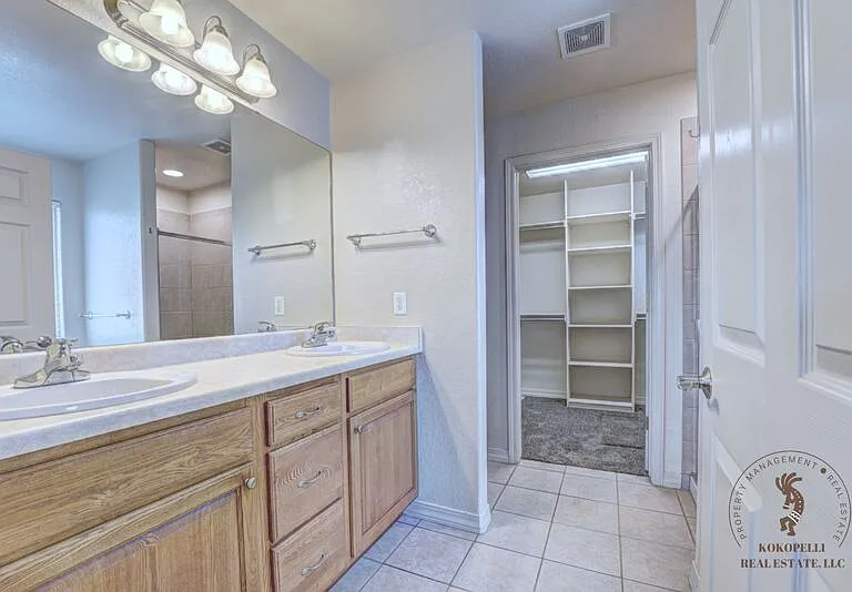 661 McCaldon Way — Photo 5