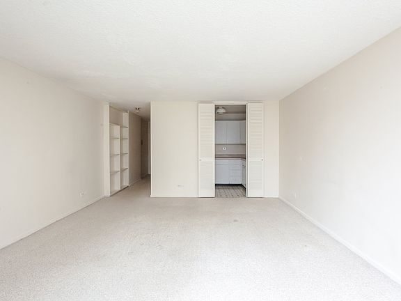 4th image of 21 W Goethe St APT 6J
