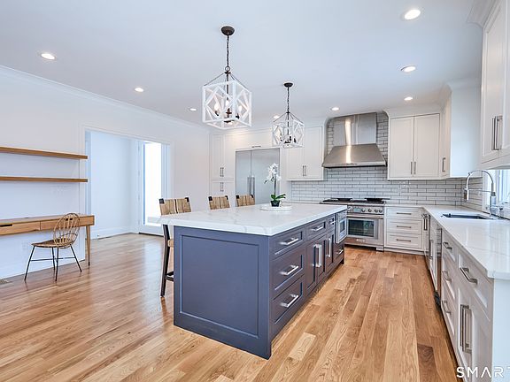 5th image of 70 Meadow Ridge Road