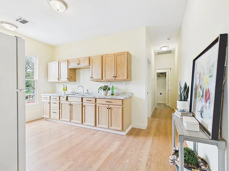617 E Vermilion St #C — Photo 6