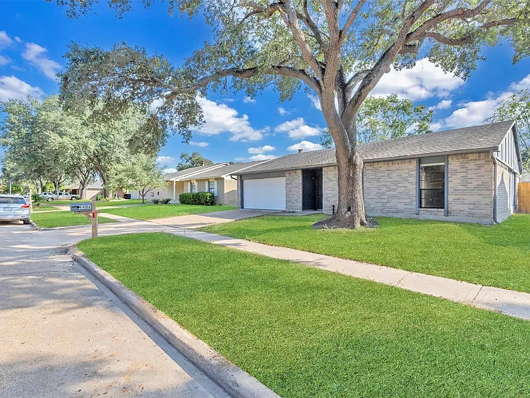 4406 Kacee Dr — Photo 2