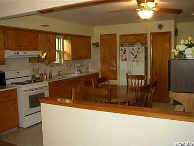 2nd image of 13632 Pineview Ct