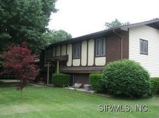 838 Harvard Dr, Edwardsville, IL